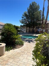 1621 Queen Victoria St in Las Vegas, NV - Building Photo - Building Photo