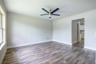 12044 Beechnut St in Houston, TX - Building Photo - Building Photo