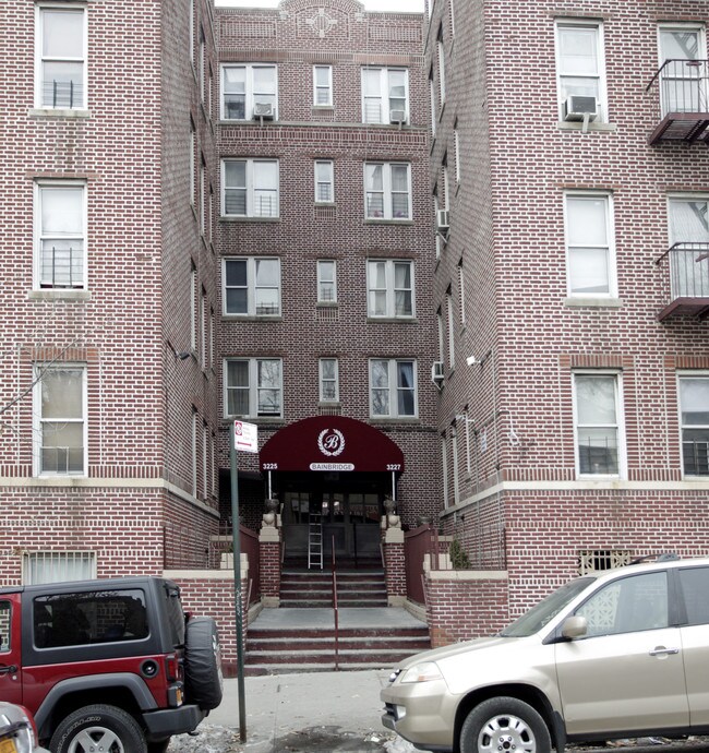 3225 Bainbridge Ave in Bronx, NY - Foto de edificio - Building Photo