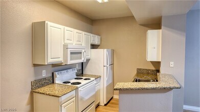 5130 S Jones Blvd in Las Vegas, NV - Building Photo - Building Photo