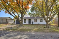 204 E 24th St in Pittsburg, KS - Foto de edificio - Building Photo