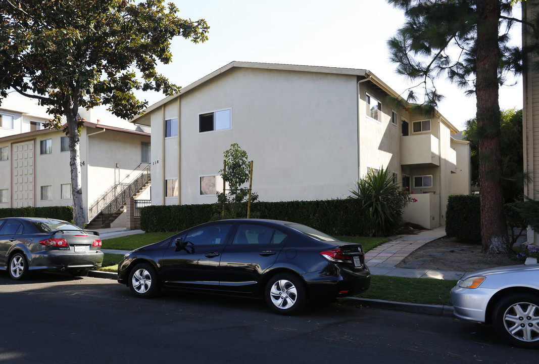 118 N Everett St in Glendale, CA - Building Photo