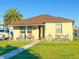 3667 Almond Dr in Oxnard, CA - Building Photo