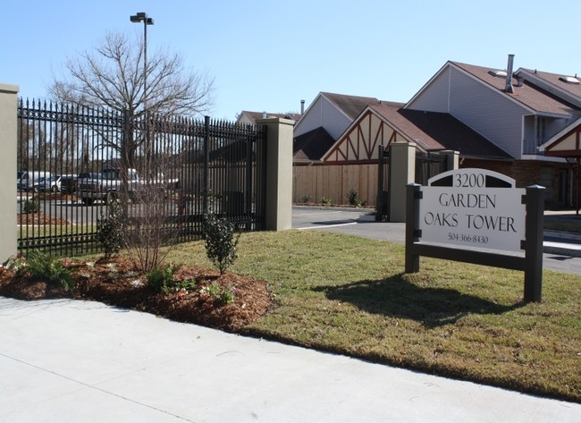 Garden Oaks Tower in New Orleans, LA - Building Photo - Building Photo