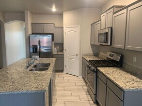 7048 Chaco St in Las Cruces, NM - Building Photo - Building Photo