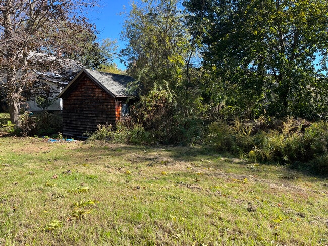 1087 N Hoosac Rd in Williamstown, MA - Building Photo - Building Photo