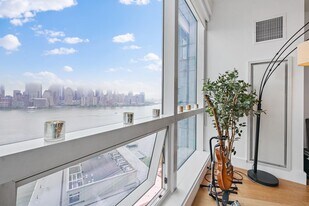 77 Hudson St in Jersey City, NJ - Building Photo