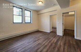 2763 N Sawyer Ave in Chicago, IL - Building Photo - Building Photo