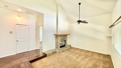 1686 Rice Canyon Rd in Fallbrook, CA - Foto de edificio - Building Photo