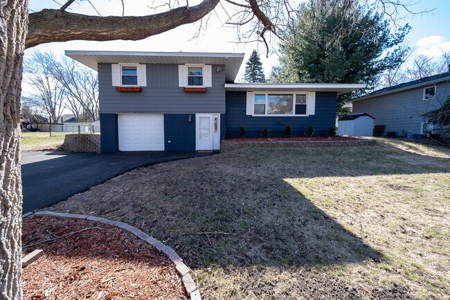 property at 8354 Shadyview Ln N