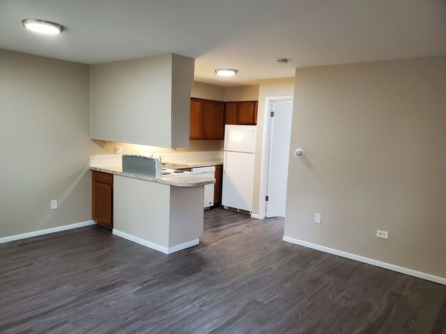 property at 713 N Garfield Ave