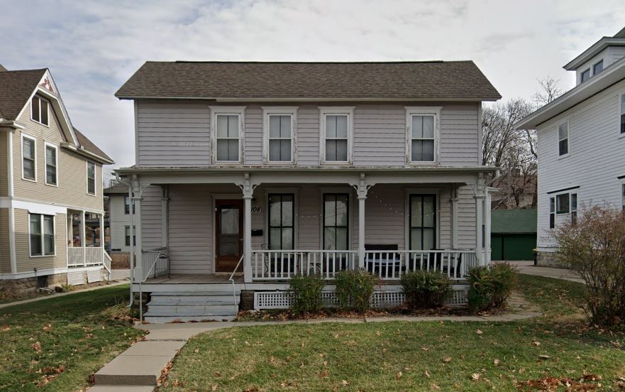 108 S Dodge St in Iowa City, IA - Building Photo