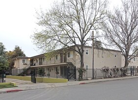 Woodland Park Apartments in East Palo Alto, CA - Building Photo