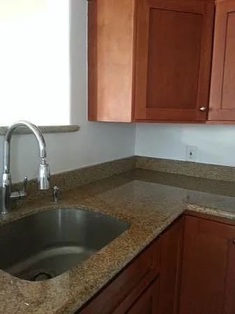 136 E 21ST ST, Unit B103 in Costa Mesa, CA - Building Photo - Building Photo