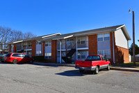 Cedar Creek Apartments in Noble, OK - Foto de edificio - Building Photo