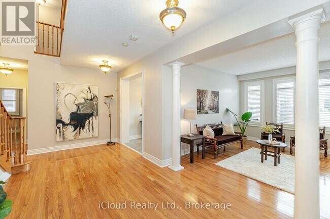 32 Radial St in Brampton, ON - Building Photo - Building Photo