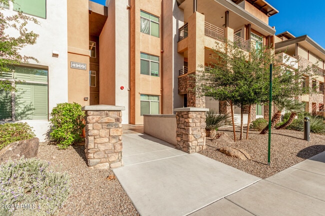 4909 N Woodmere Fairway in Scottsdale, AZ - Building Photo - Building Photo