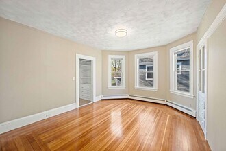 46 Quincy St in Medford, MA - Building Photo - Building Photo