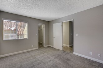 Invitational Apartments in Las Vegas, NV - Building Photo - Building Photo