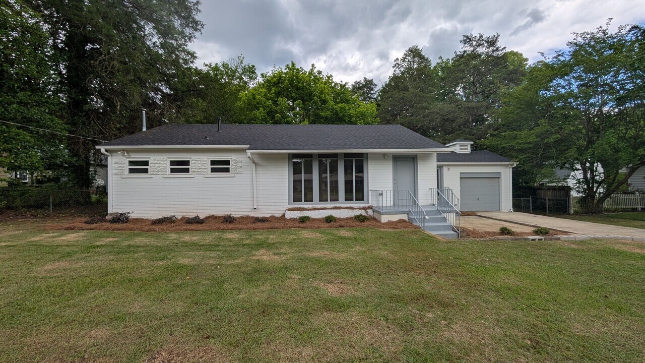 1276 Norman Dr in Leeds, AL - Building Photo