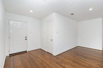 6435 Ravendale Ln in Dallas, TX - Building Photo - Building Photo