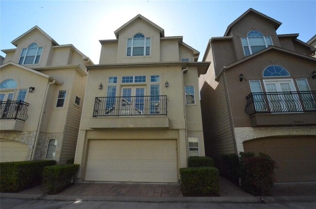 property at 9006 Harbor Hills Dr