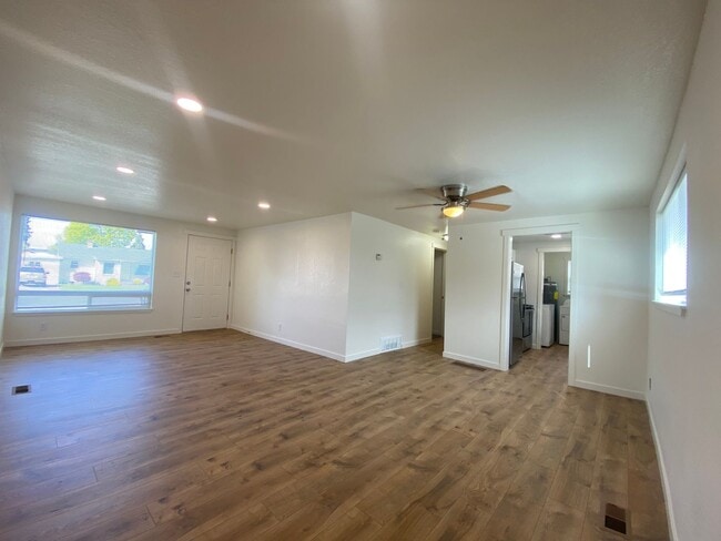 353 W Columbia Ave in Spokane, WA - Building Photo - Building Photo