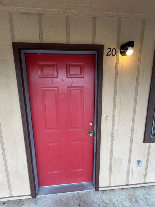 721 N Vinita Ave in Tahlequah, OK - Building Photo