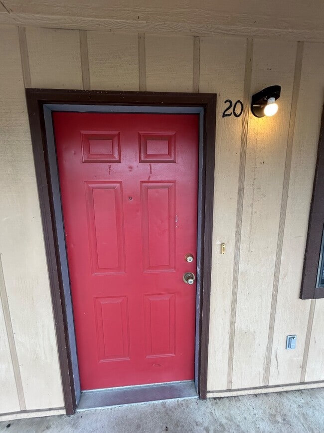 property at 721 N Vinita Ave