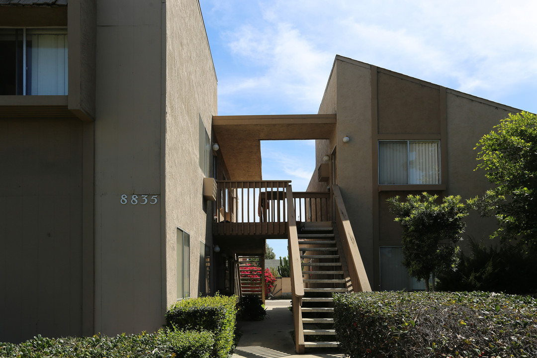 8835 Mira Mesa Blvd in San Diego, CA - Building Photo