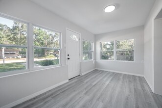 38352 Corey St in Zephyrhills, FL - Building Photo - Building Photo