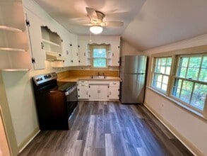 604 Huckleberry Hill Rd in Avon, CT - Building Photo - Building Photo