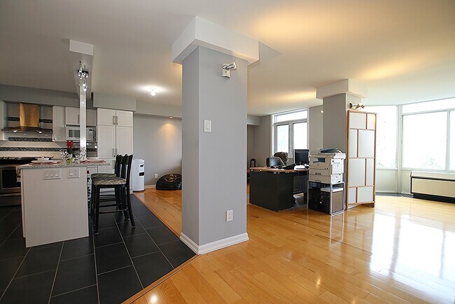 1025 Grenon Ave in Ottawa, ON - Building Photo - Building Photo