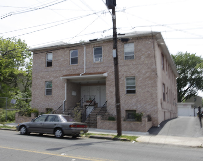 1114 Magnolia Ave in Elizabeth, NJ - Building Photo - Building Photo