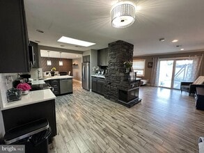 31 Briaroot Ln in Levittown, PA - Building Photo - Building Photo