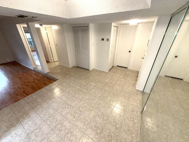 3670 Inverrary Dr in Lauderhill, FL - Building Photo - Building Photo