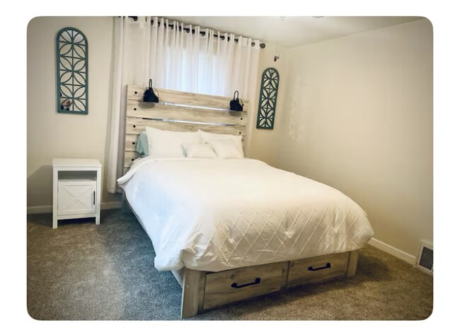 property at 106 Hooper Rd