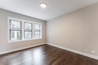 2238 N Sawyer Ave, Unit 2W in Chicago, IL - Foto de edificio - Building Photo