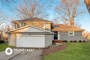 12806 Richmond Ave in Grandview, MO - Building Photo