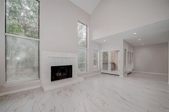 238 Sugar Berry Cir in Houston, TX - Building Photo - Building Photo