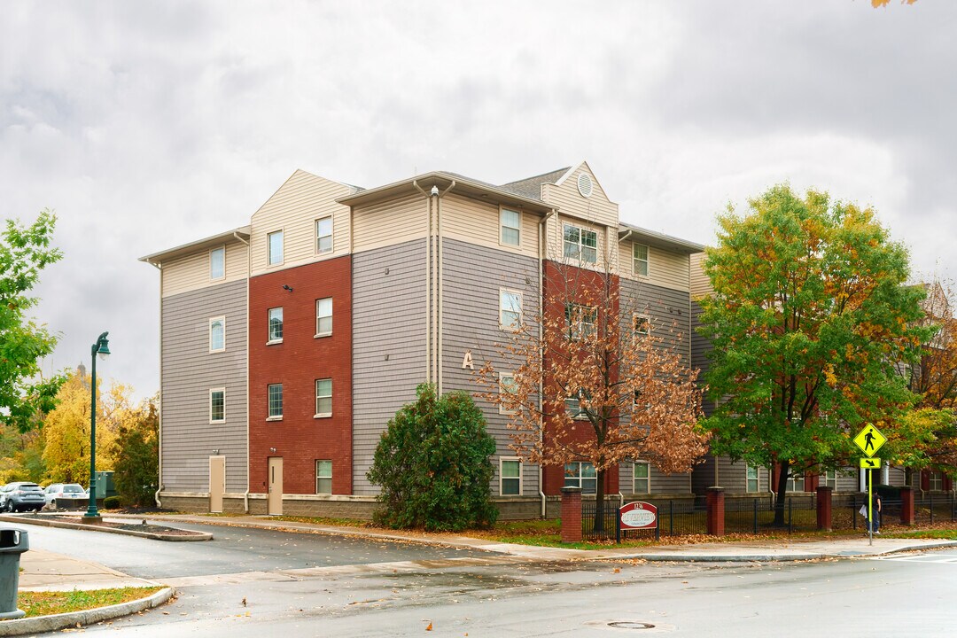 Riverview Collegiate Housing in Rochester, NY - Building Photo