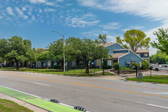 Villas at Sierra Vista in Fort Worth, TX - Foto de edificio - Building Photo