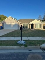 745 Park Ln in Prattville, AL - Building Photo