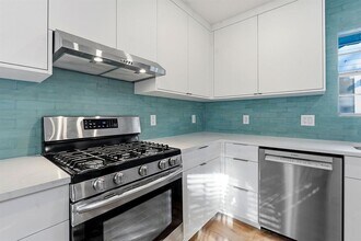 827 Gullett St in Austin, TX - Building Photo - Building Photo