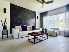 1440 NW 7th Ter in Fort Lauderdale, FL - Foto de edificio - Building Photo