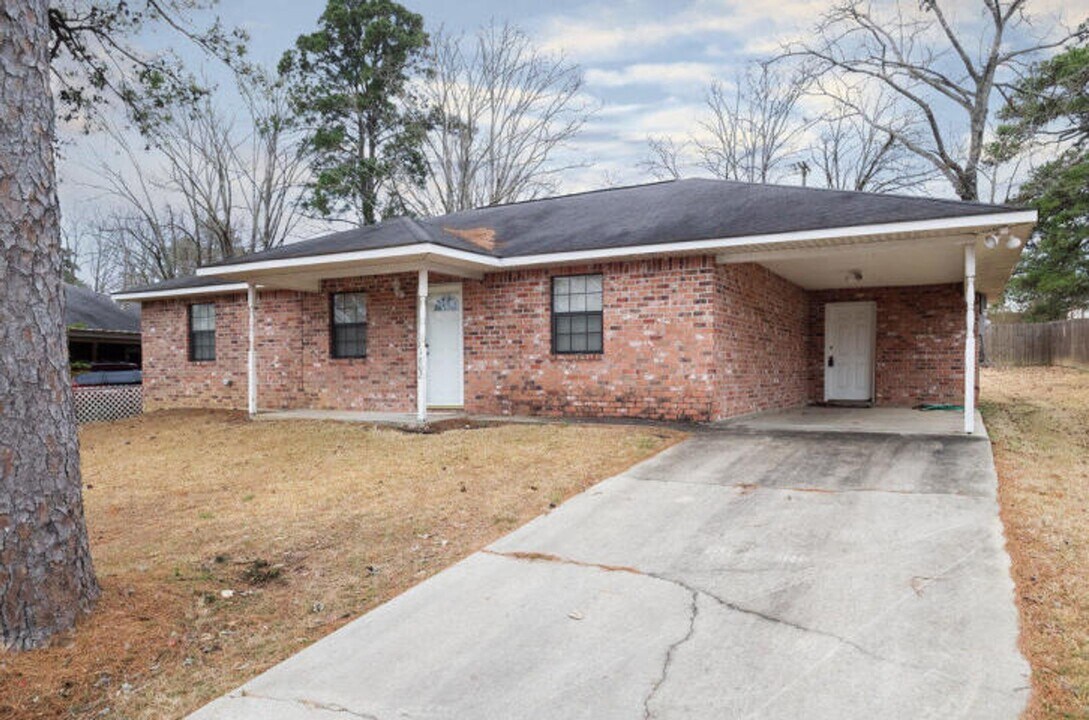1602 Allison St in Leesville, LA - Building Photo