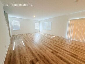 1041 Sunderland Dr in Greenwood, IN - Building Photo - Building Photo