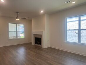 5661 Pleasant Pk Pl in Arlington, TN - Foto de edificio - Building Photo