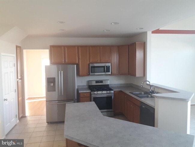 3320 Anne De Bourgh Dr in Triangle, VA - Building Photo - Building Photo