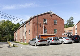 Campus Flats in Durham, NH - Foto de edificio - Building Photo